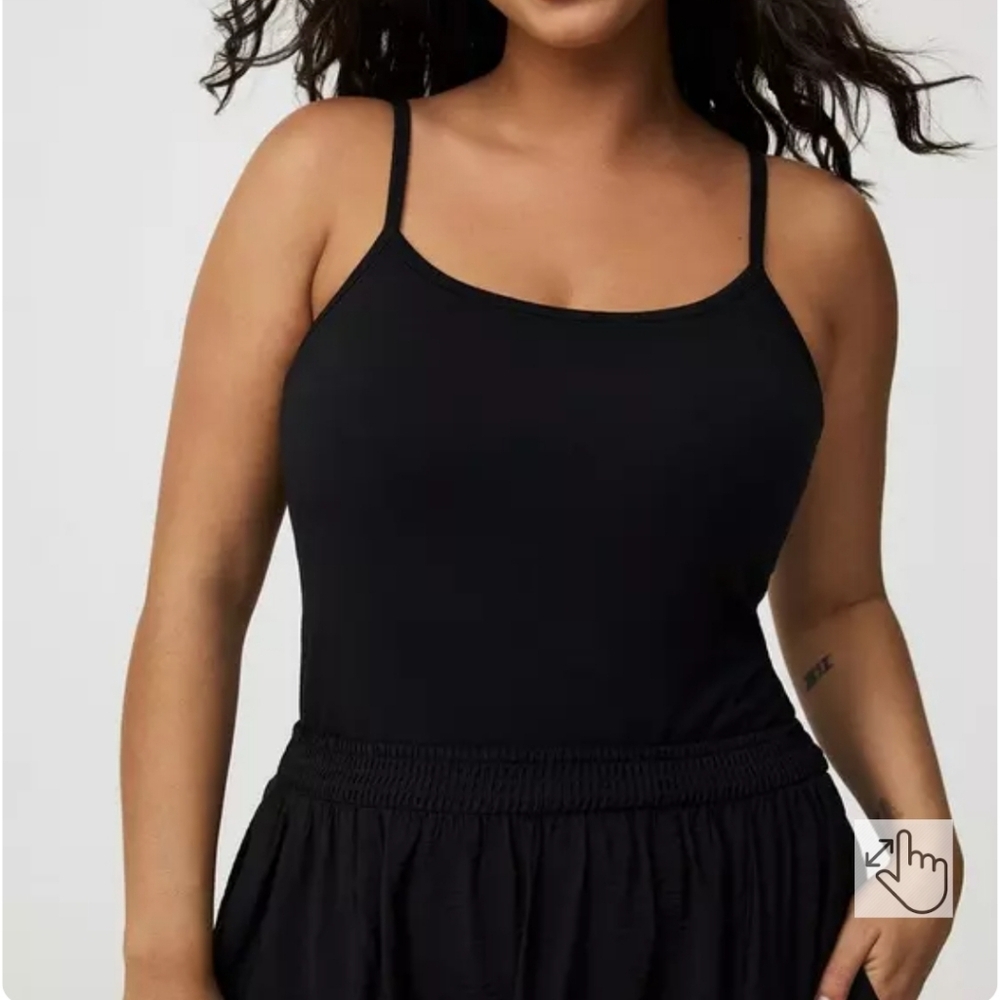 🆕️🖤 FOXY SCOOP CAMI WITH BUILT-IN BRA🖤